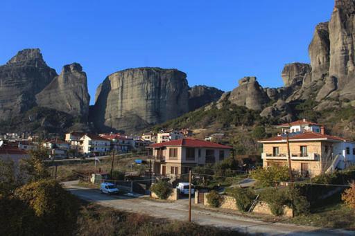 In The Shadow Of Meteora Leilighet Kalampáka Eksteriør bilde