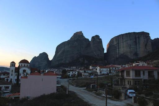 In The Shadow Of Meteora Leilighet Kalampáka Eksteriør bilde